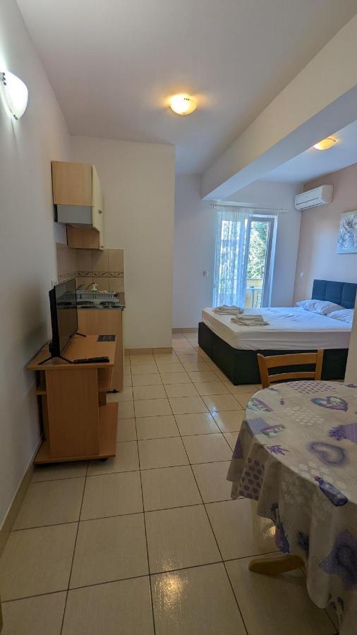 Apartments Vesna 格拉达茨 客房 照片